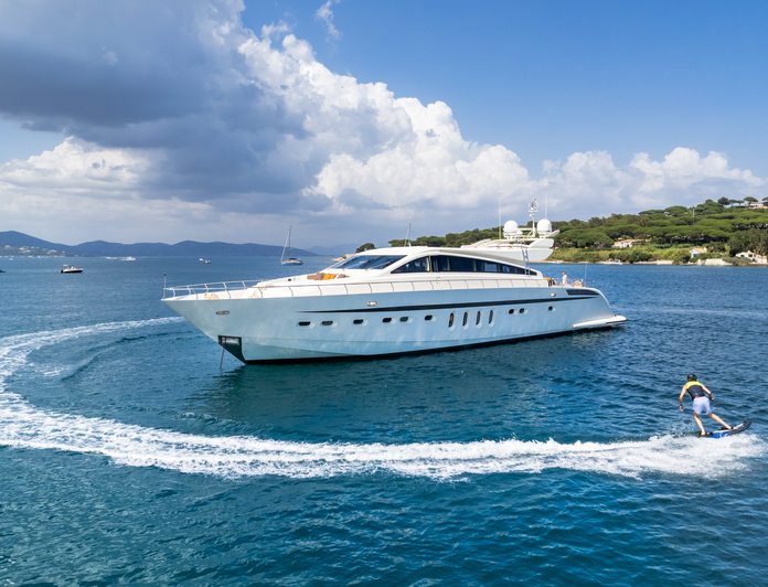 ECLAT yacht — 31m Leopard motor yacht