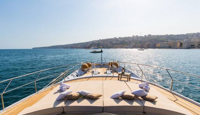 GITANES yacht — Gitanes Yacht 2