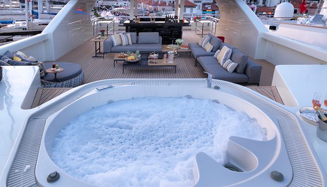 QUEEN MARE yacht — Queen Mare Yacht 2