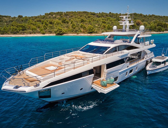 HEED yacht — 35m Azimut motor yacht