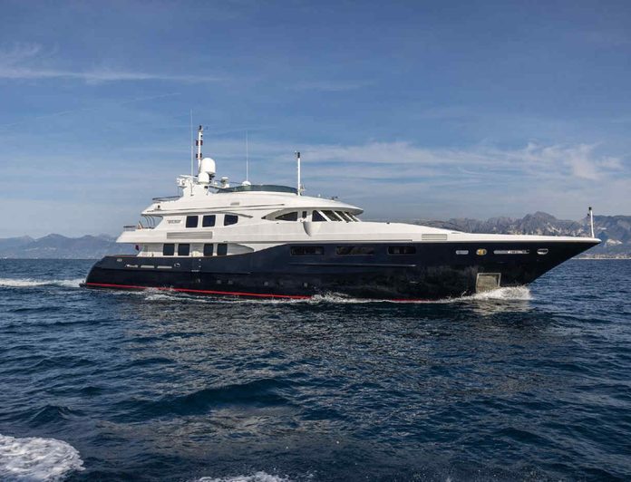 HOLIDAY yacht — 42.45m Maiora motor yacht