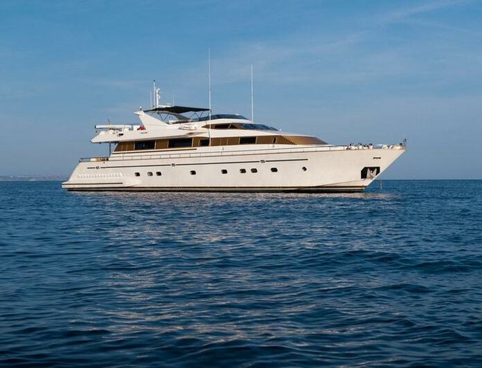 BLUE GOLD yacht — 30.99m Falcon Yachts motor yacht