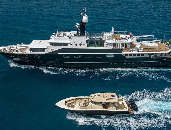 HIGHLANDER yacht — 49.5m Feadship motor yacht