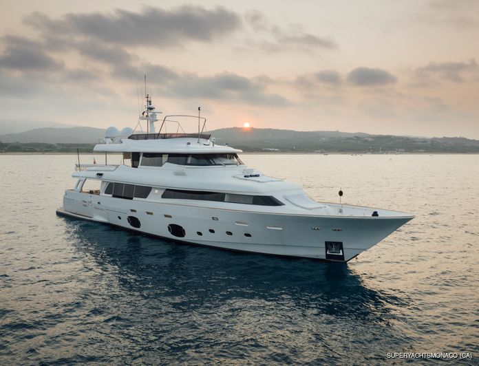 CENTURION yacht — 32.61m Custom Line motor yacht