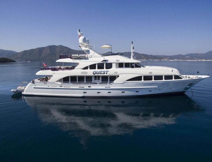 QUEST R yacht — 37m Benetti motor yacht