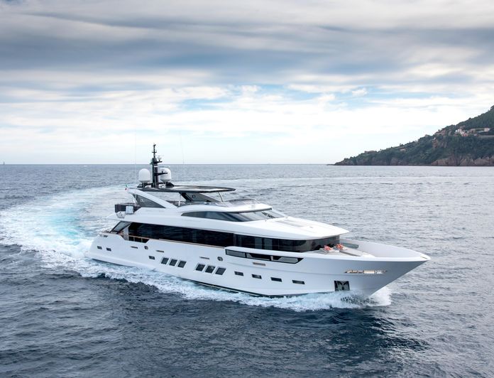 SOULMATE yacht — 34.3m Dreamline Yachts motor yacht