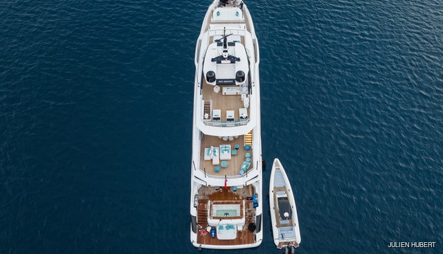 BEE yacht — Bee Yacht 5
