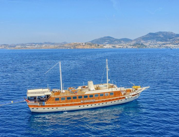 ELARA 1 yacht