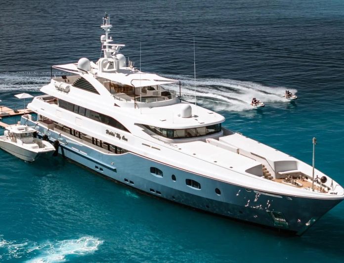 HOLDIN' MY OWN yacht — 55.4m Turquoise Yachts motor yacht