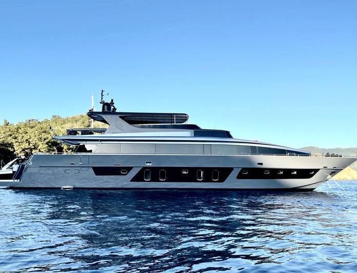 SEVEN yacht