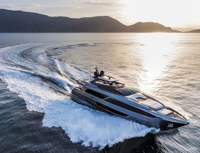 DON'T WORRY yacht — 33.53m Riva motor yacht