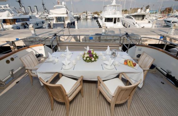 FALCON ISLAND yacht — Falcon Island Yacht