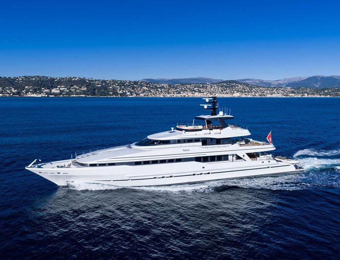 TAHI yacht